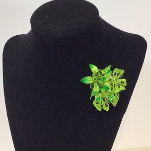 Handcrafted 3-D green floral brooch good vintage condition